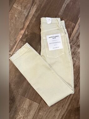 Good American Women’s Slim Jeans — Light Cream